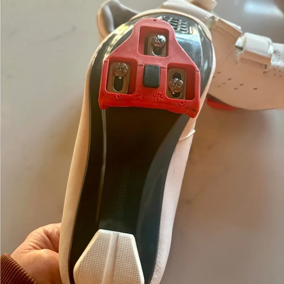 Shimano Peloton Women’s RP4 White Cycling Shoes - Clip-in Spin Class Size 5.5 37 - Picture 3 of 3